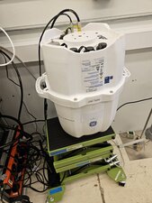 Reuter-Stokes high pressure ionisation chamber